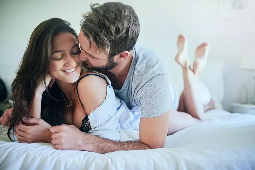 Couples are showing their intimacy through sandwich massage